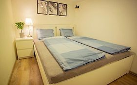 Cosy 2 Bedroom Flat In Akacfa St., Sol