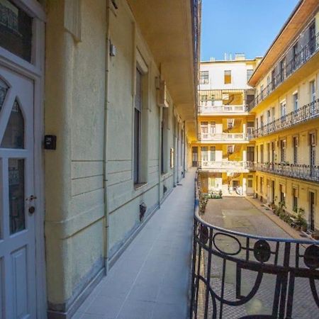 Cosy 2 Bedroom Flat In Akacfa St., Sol Budapešť Exteriér fotografie