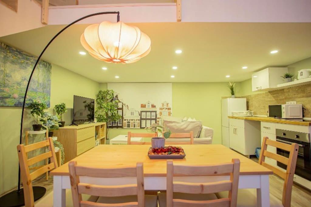 Cosy 2 Bedroom Flat In Akacfa St., Sol Budapešť Exteriér fotografie