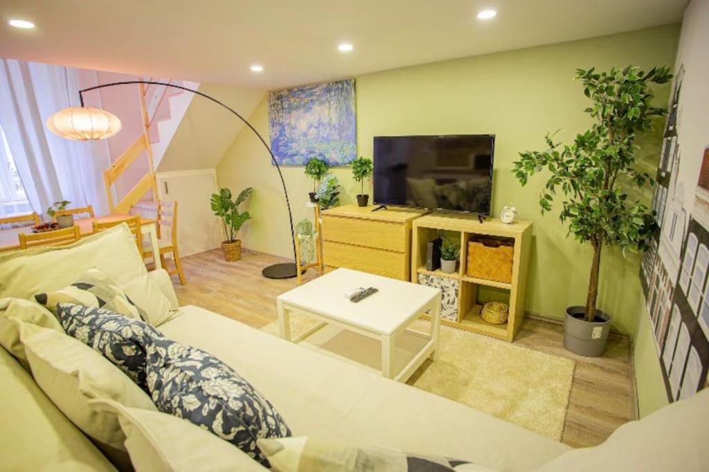 Cosy 2 Bedroom Flat In Akacfa St., Sol Budapešť Exteriér fotografie